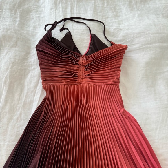 A.L.C Ariya Ombré Satin Pleated Gown NWT Size 00 - Picture 5 of 8